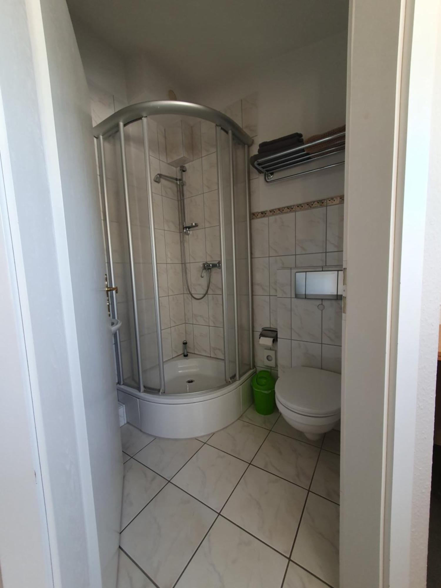 Neumuehler Hof- Ferienwohnung "Thomas" 3 Zimmer,3 Baeder Mit Dusche, Kostenfreie Parkplaetze Vor Dem Haus Schwerin  Exterior foto
